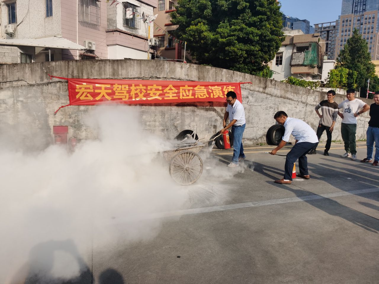 东莞宏天驾校 东莞宏天驾校